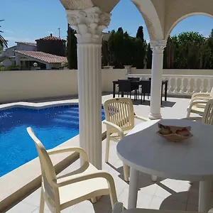 https://casa-amb-piscina-privada.catalonia-hotels.com